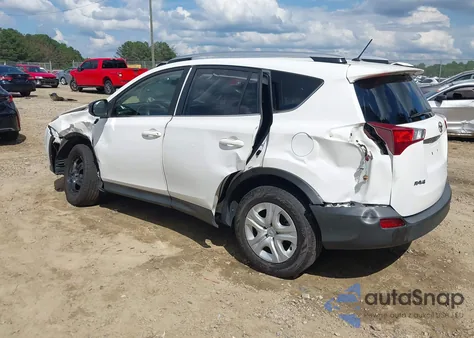 2015 Toyota Rav4 Le z USA, uszkodzony, nr VIN JTMBFREV4FD175093